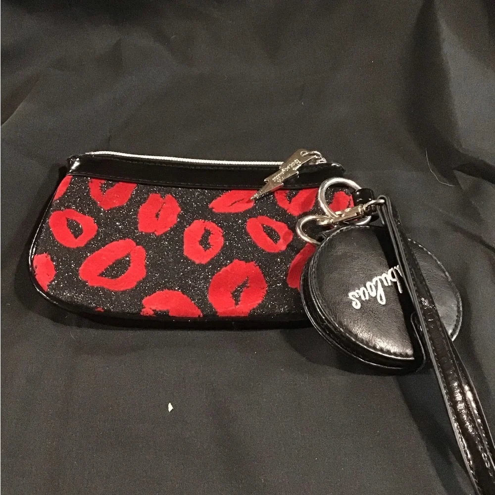 BETSEY JOHNSON BETSEYVILLE RED LIPS CASE W MIRROR POUCH EUC MAKE UP ETC